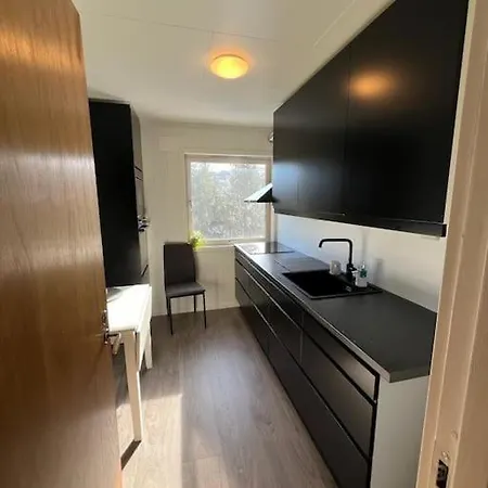 Apartment Sentralt Leilighet I